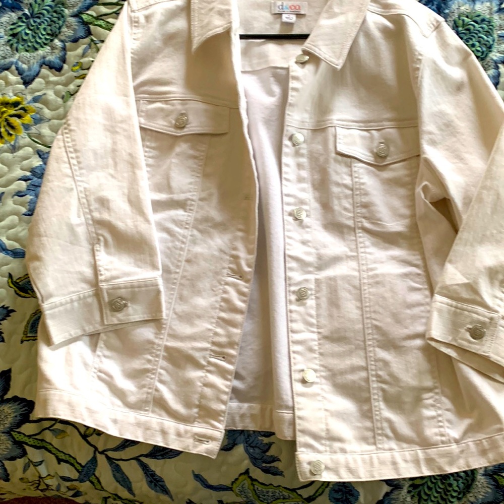Denim and Co white three quarter length sleeve Jean jacket
